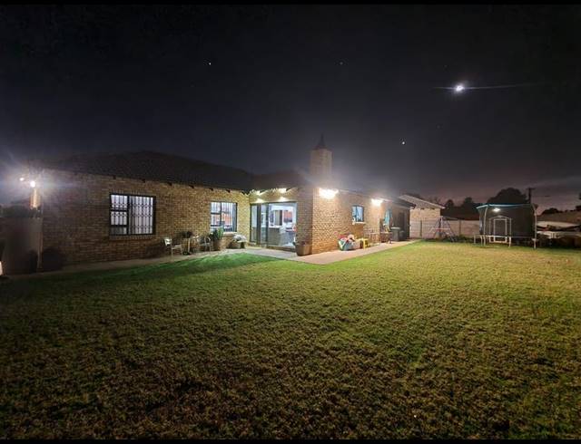 3 BEDROOM TOWNHOUSE FOR SALE IN KOOKRUS
